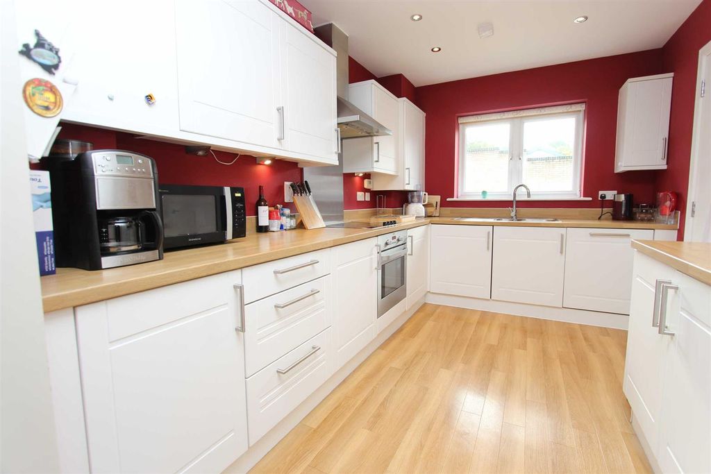 Property photo 2 of 16