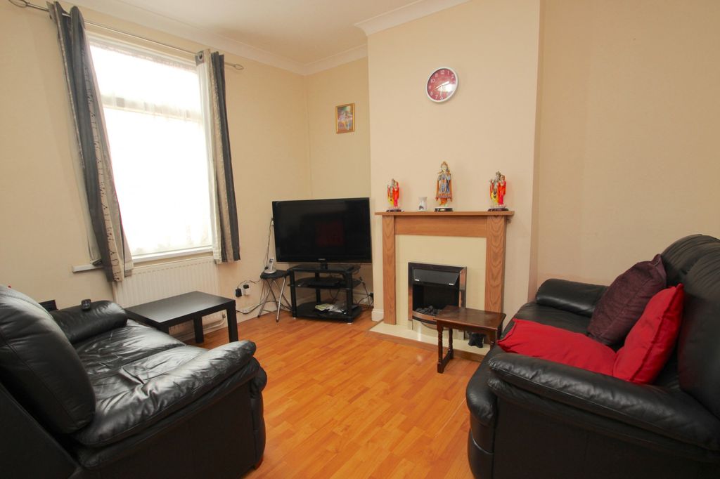 Property photo 2 of 9