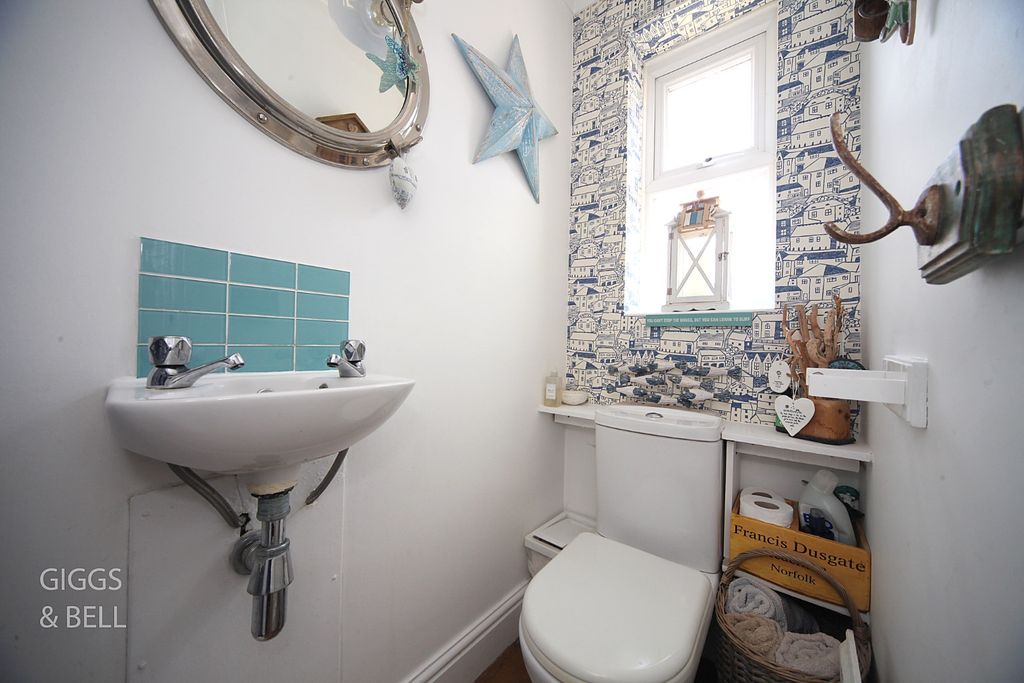 Property photo 3 of 27 5202425