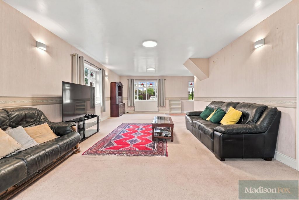 Property photo 2 of 31 Picture No. 11