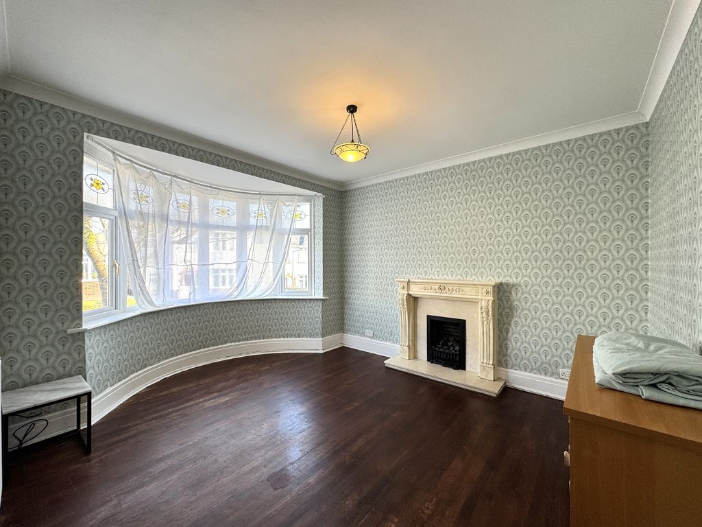 Property photo 3 of 38 Photo 5