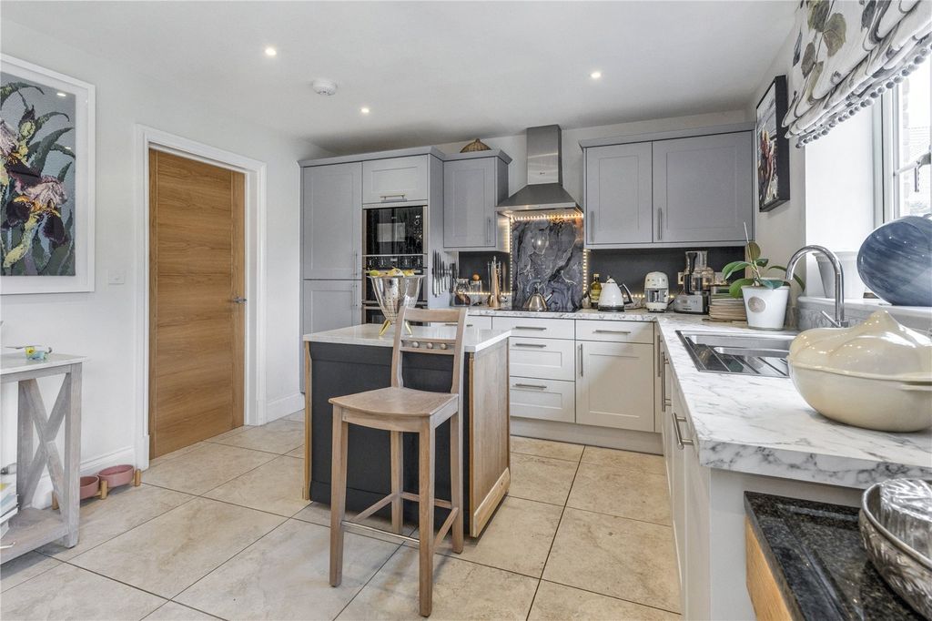 Property photo 2 of 20 Picture No. 25