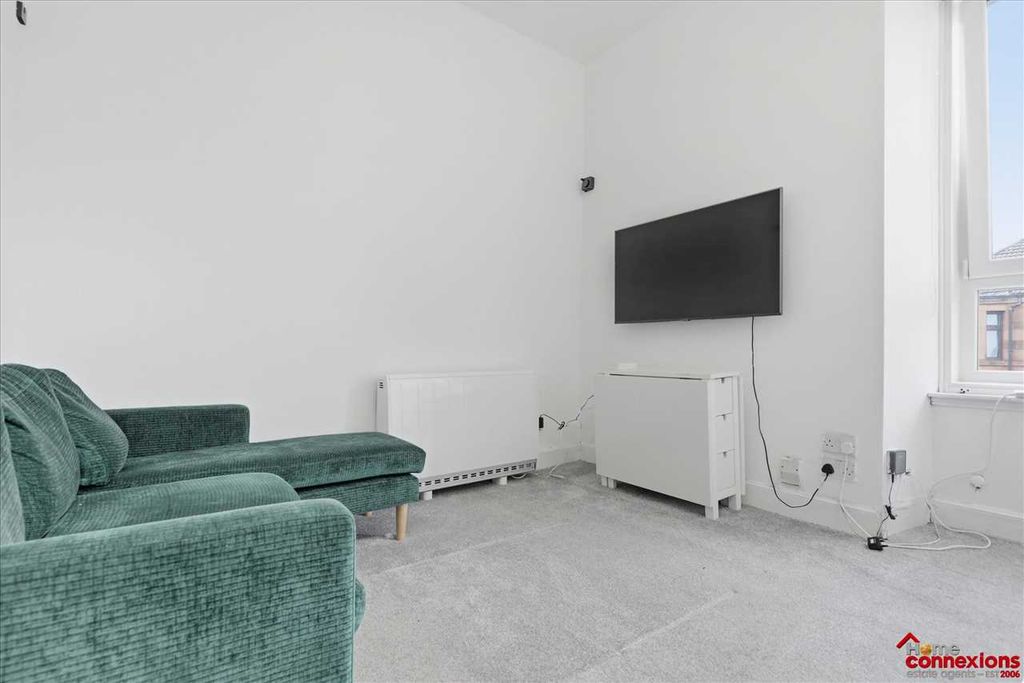 Property photo 2 of 18 Open Plan Lounge & Kitchen (1)