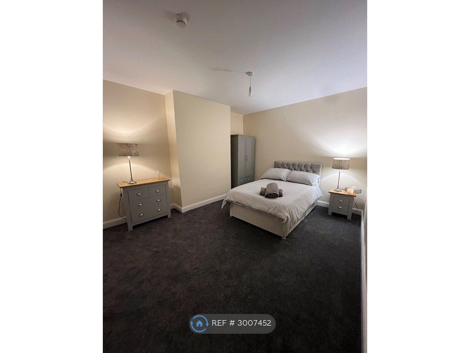 Property photo 1 of 5 Xl Room 1