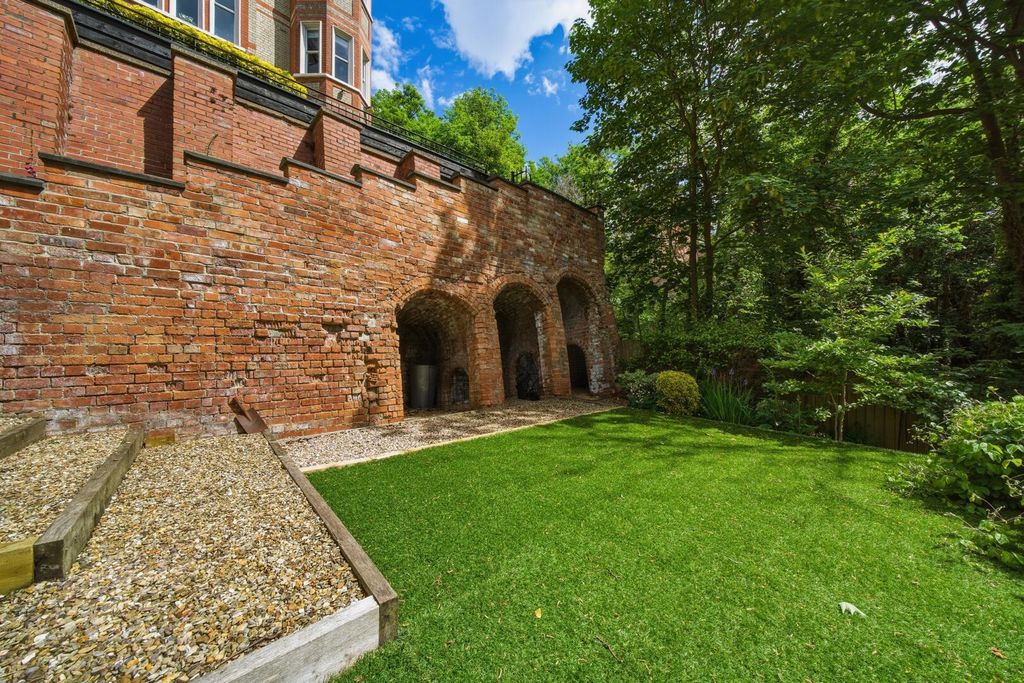 Additional image 30 of 4 bed flat for saleNewcastle Drive, The Park NG7
