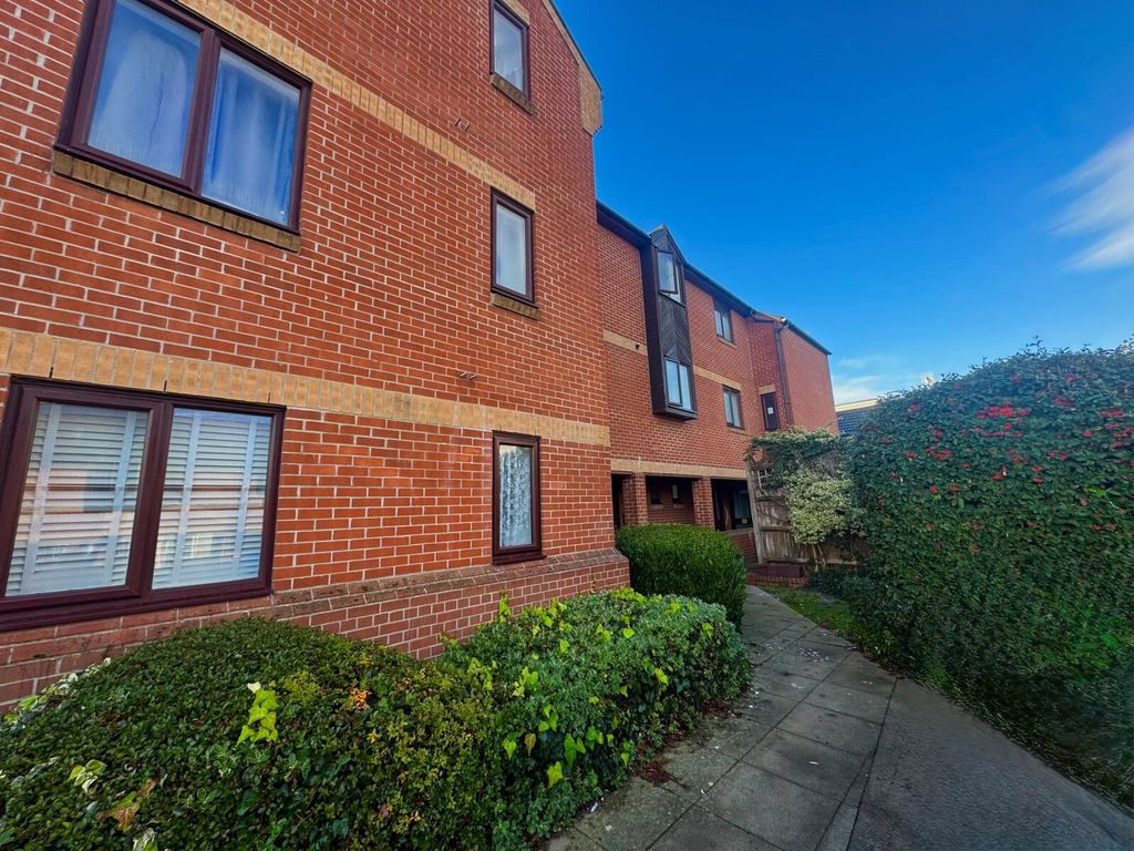 Property photo 1 of 8 Exterior