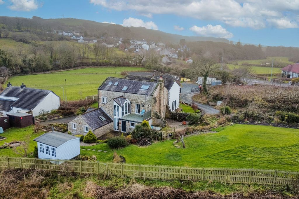 Property photo 2 of 36