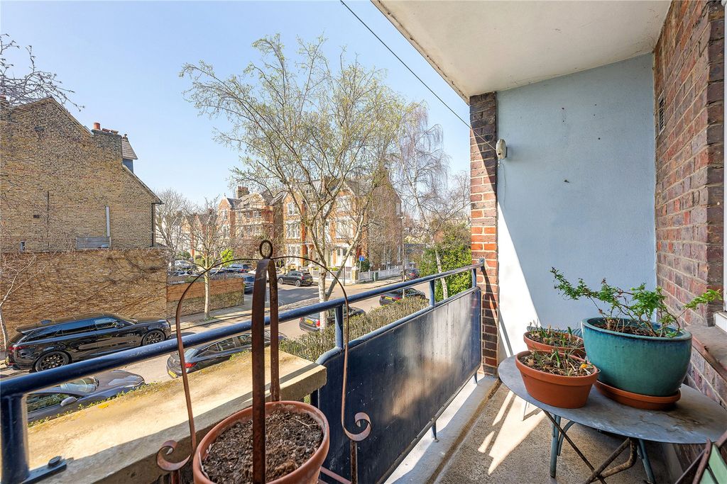 Property photo 3 of 13 Picture No. 11