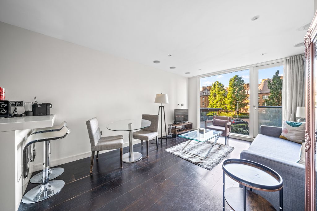 Property photo 2 of 8