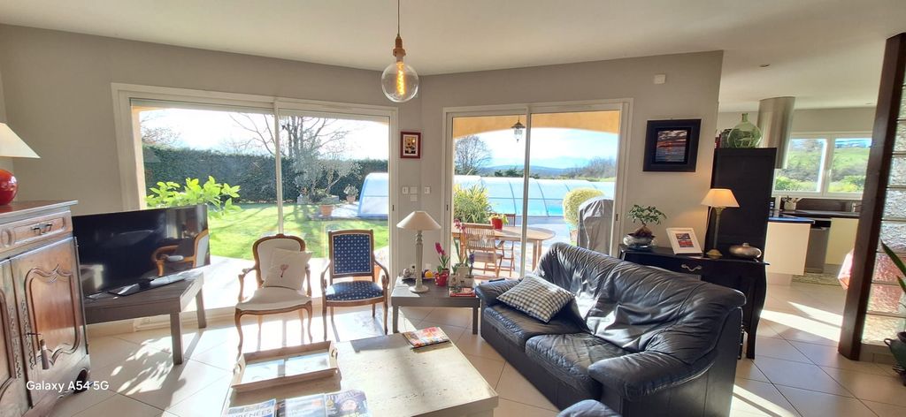 Property photo 3 of 48