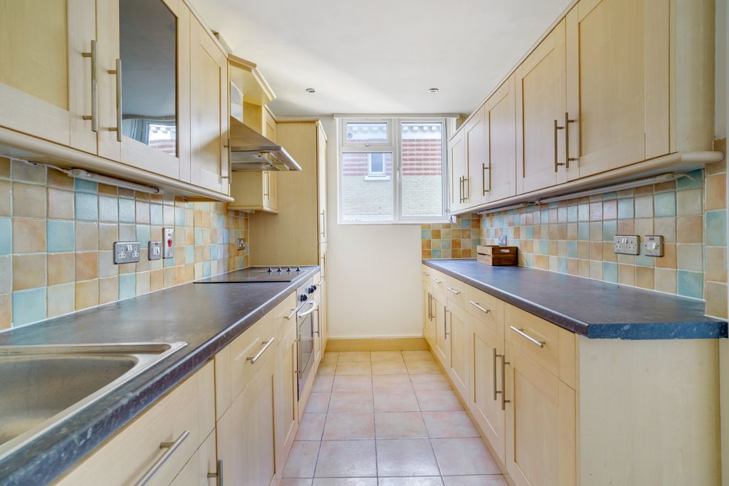 Property photo 3 of 18 Photo 1