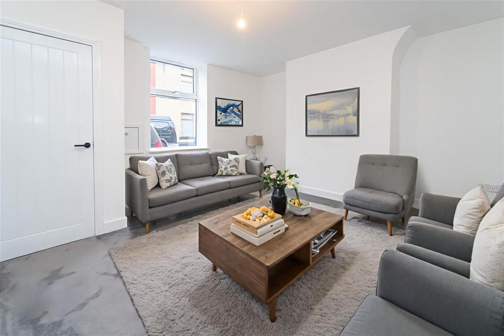 Property photo 3 of 41