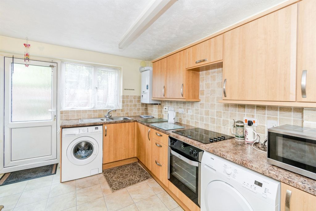 Property photo 3 of 18