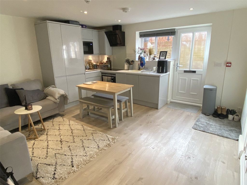 Property photo 2 of 15 Picture No. 06