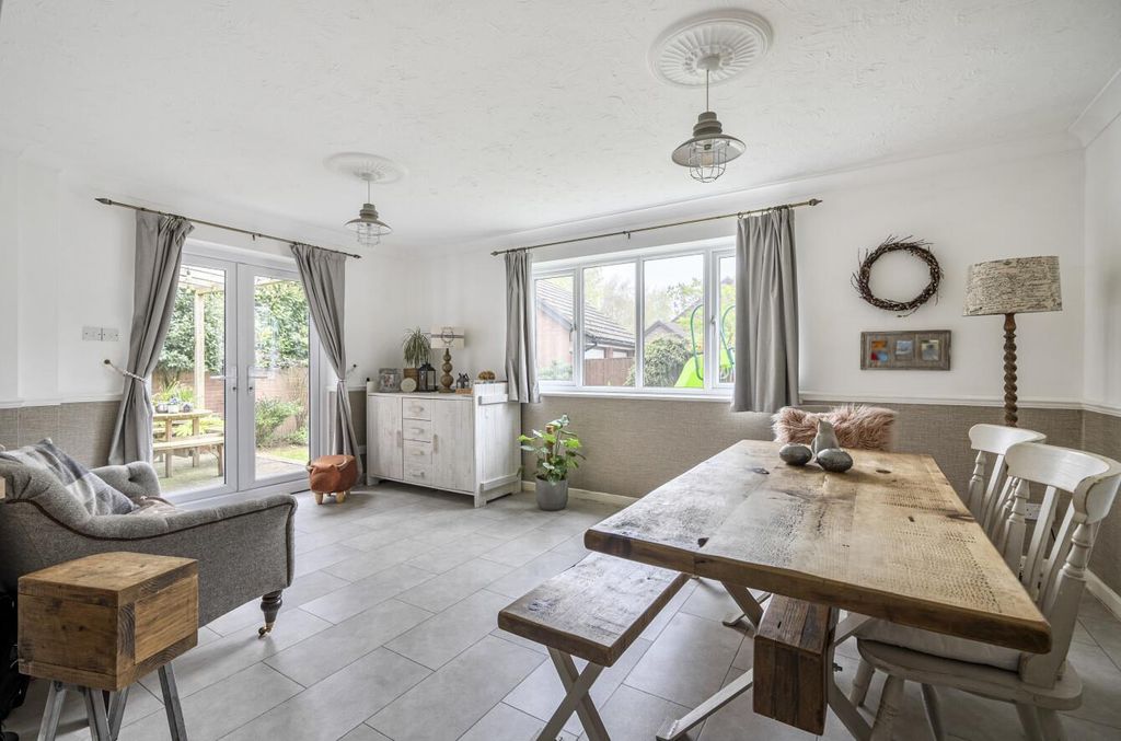 Property photo 3 of 20 2 Dale Green (13).Jpg