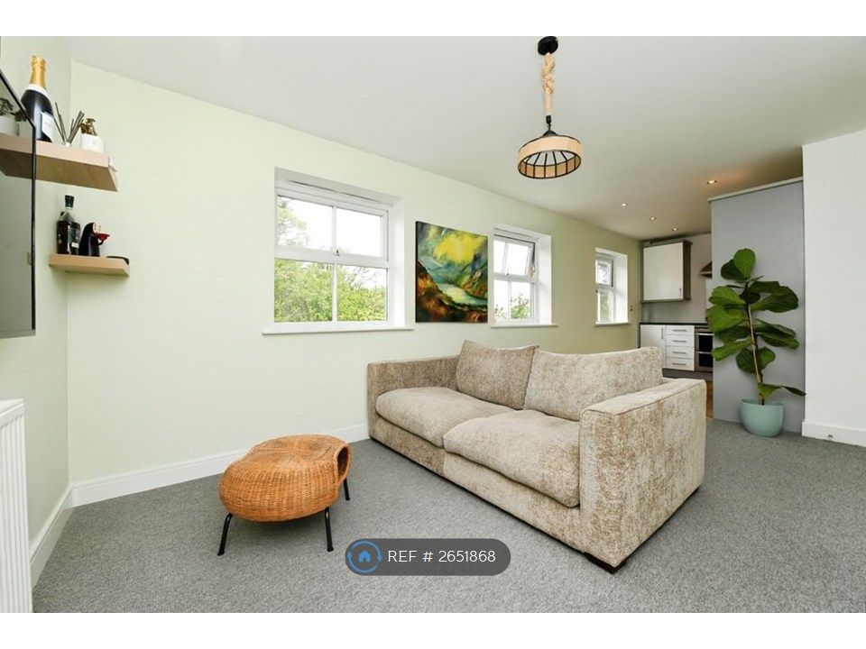 Property photo 2 of 17 Living Room