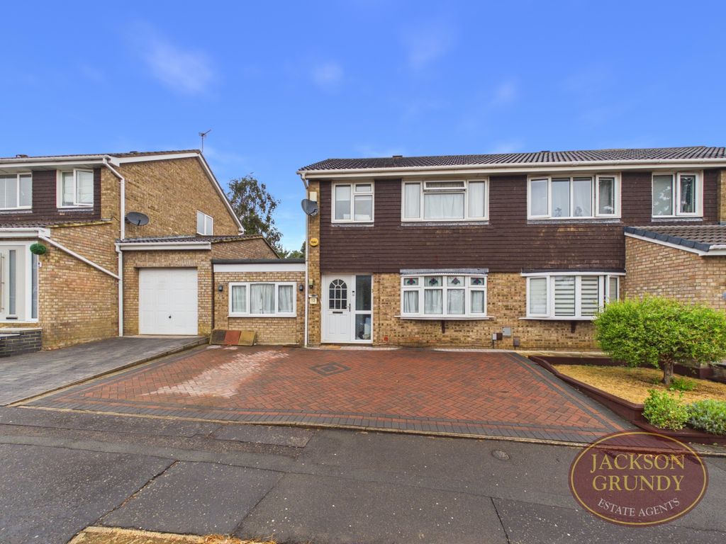 Property photo 1 of 19 East Mead Court