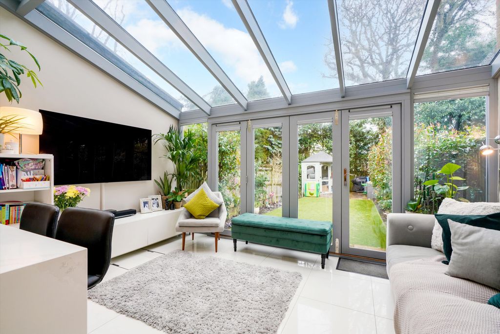 Property photo 3 of 16 Image