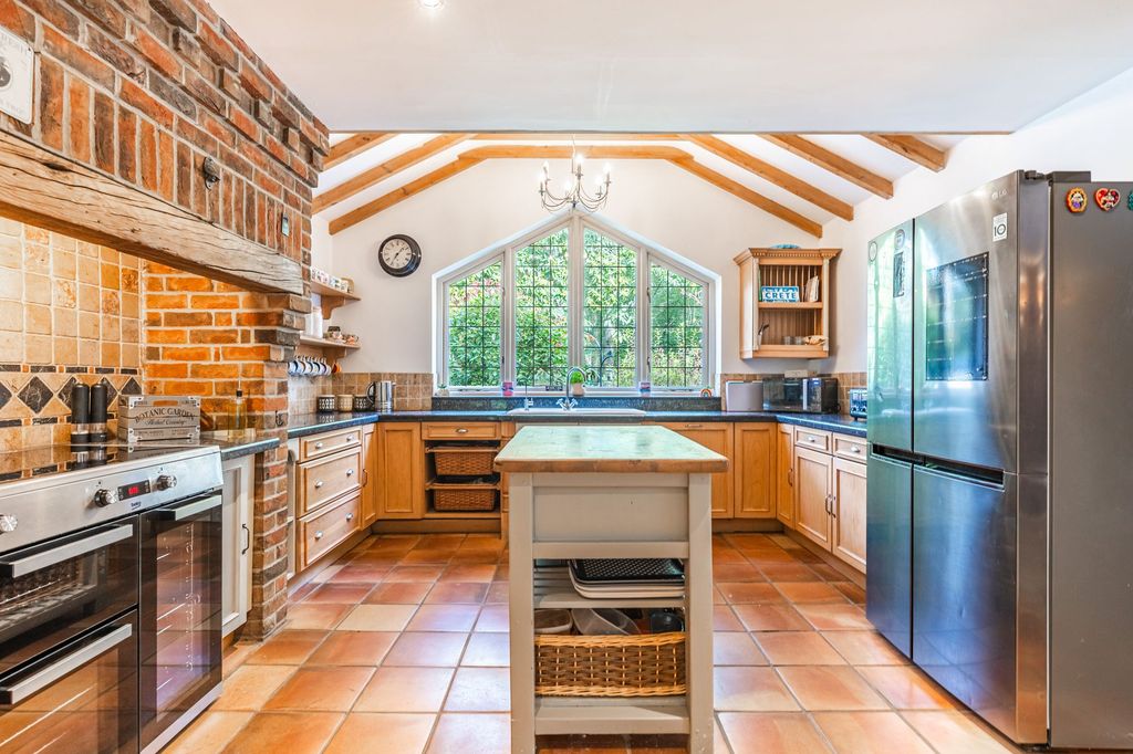 Property photo 2 of 18