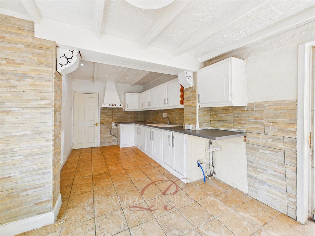 Property photo 3 of 23 Cam03999G0-Pr0180-Still005.Jpg