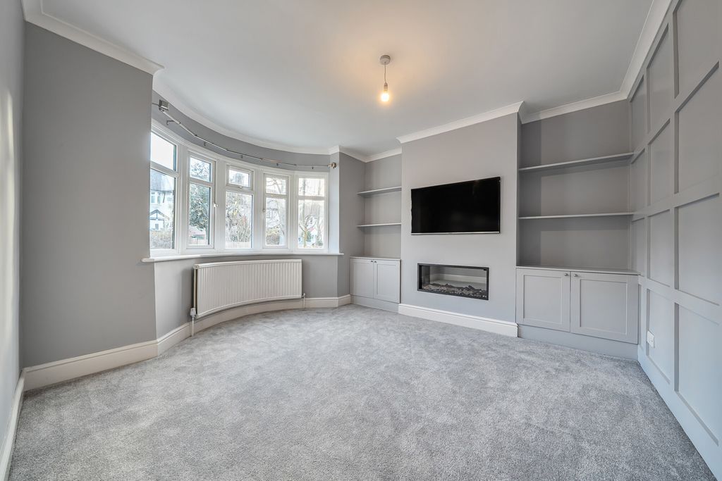 Property photo 2 of 24 Bedroom