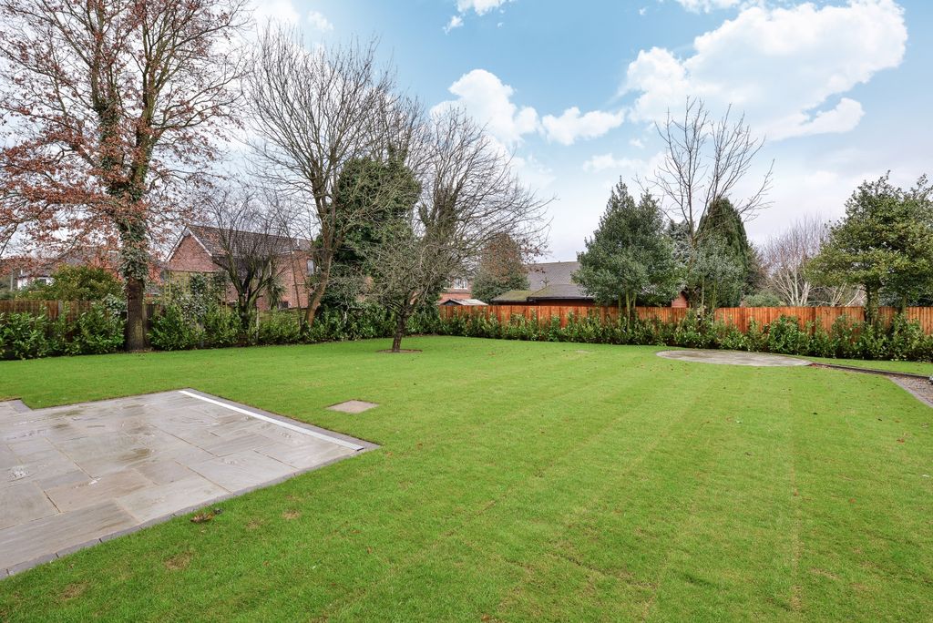 Property photo 3 of 7 Garden