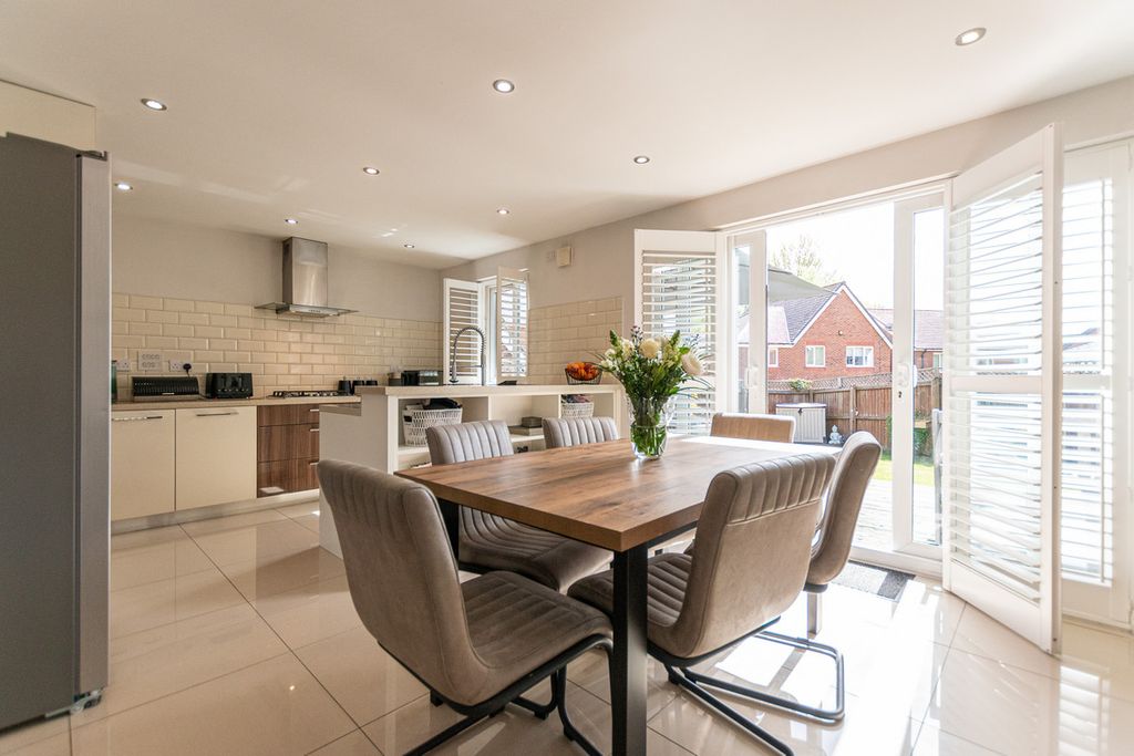 Property photo 3 of 31