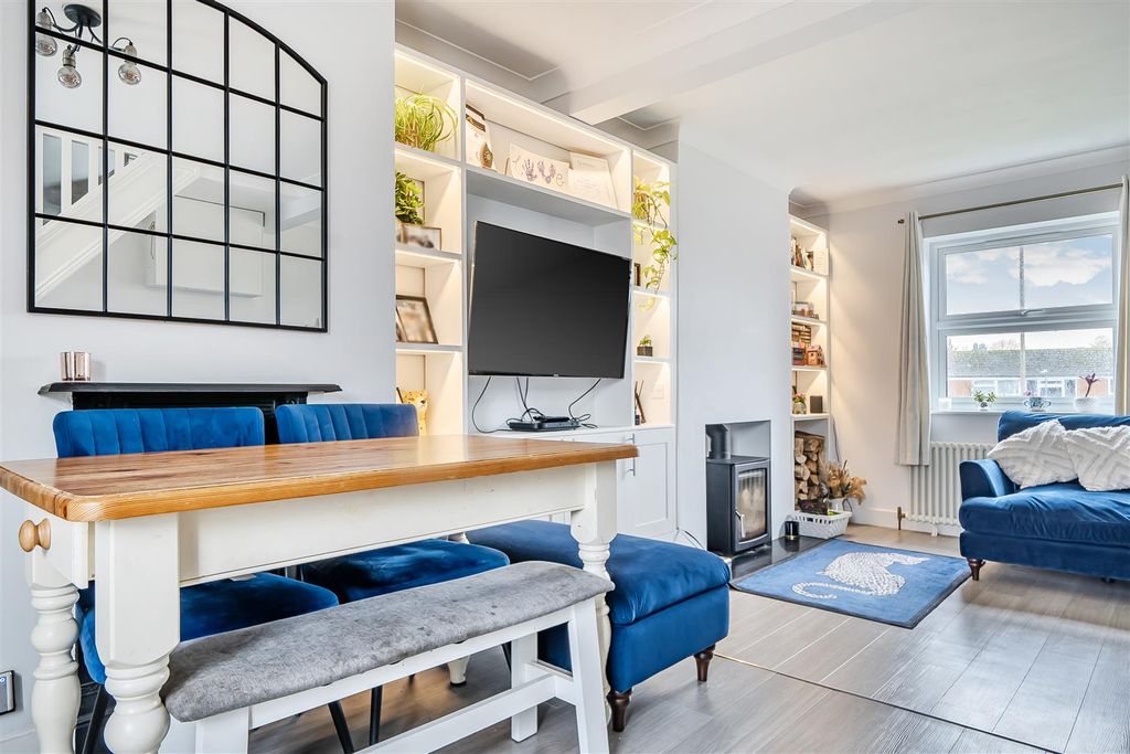 Property photo 3 of 31 1417967-13-69986F406A081.Jpg