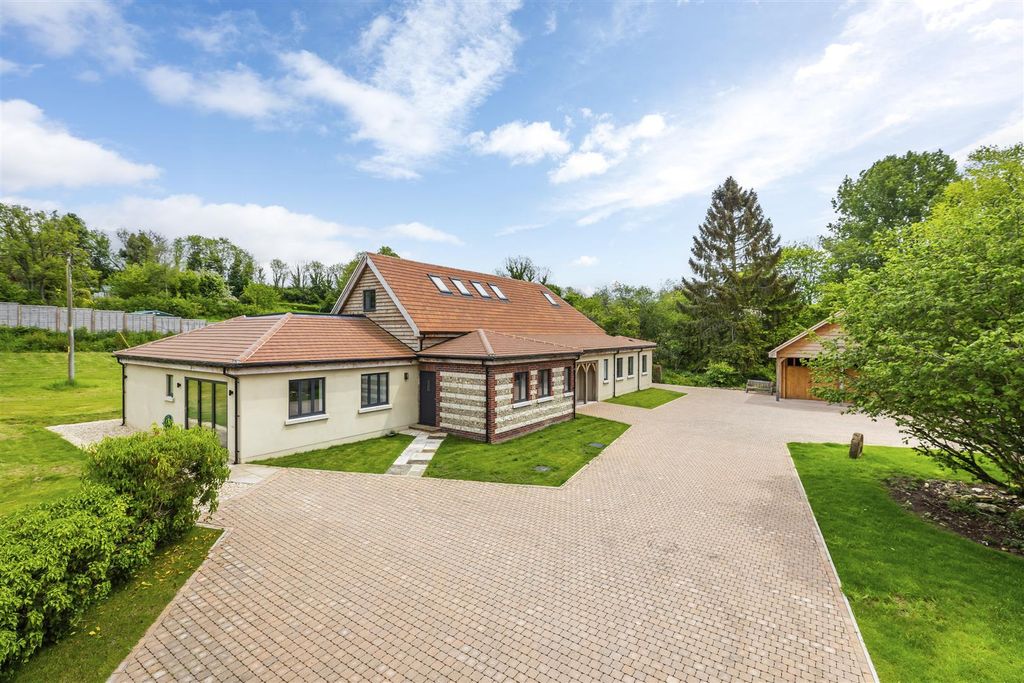 Property photo 1 of 18 Hazel Barn