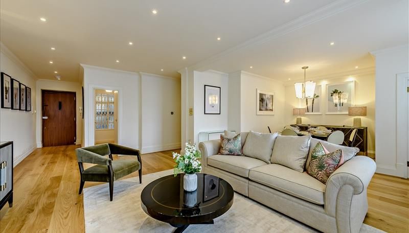 Property photo 2 of 16 Strathmore Court No.7-02.Jpg