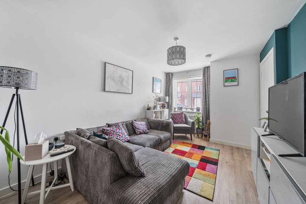 Property photo 2 of 22 1538503-6-1A15Ef40Fe741