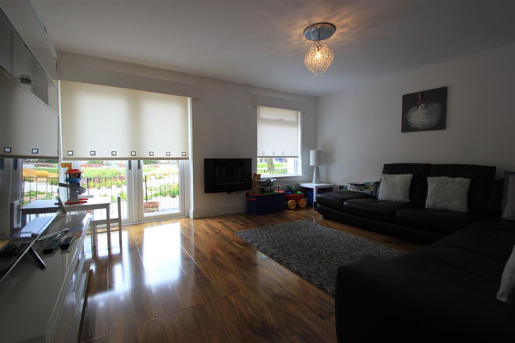 Property photo 3 of 13 152.Jpg