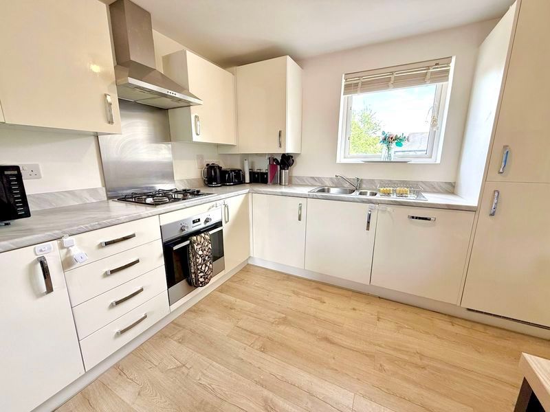 Property photo 2 of 10 Kitchen