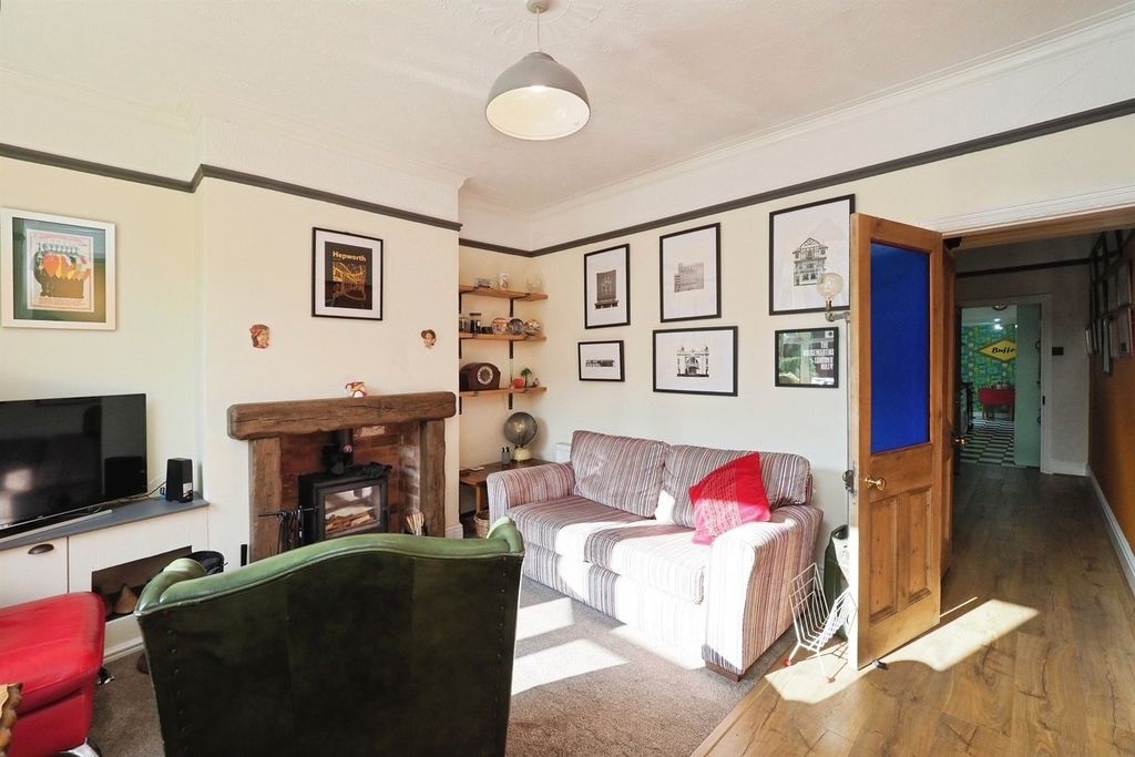 Property photo 2 of 14