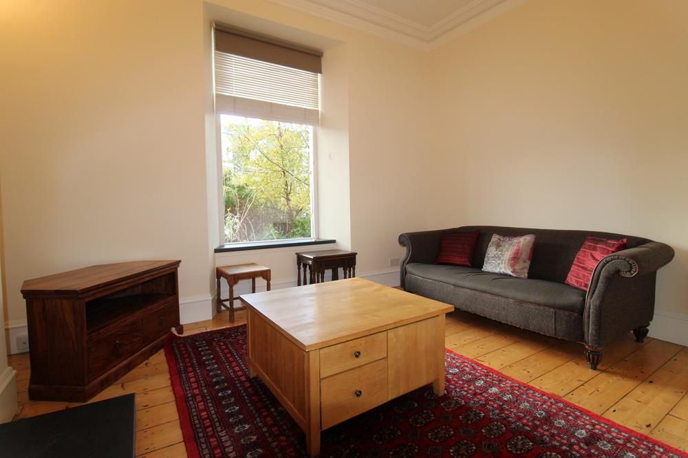Property photo 2 of 8 Lounge Alt 2