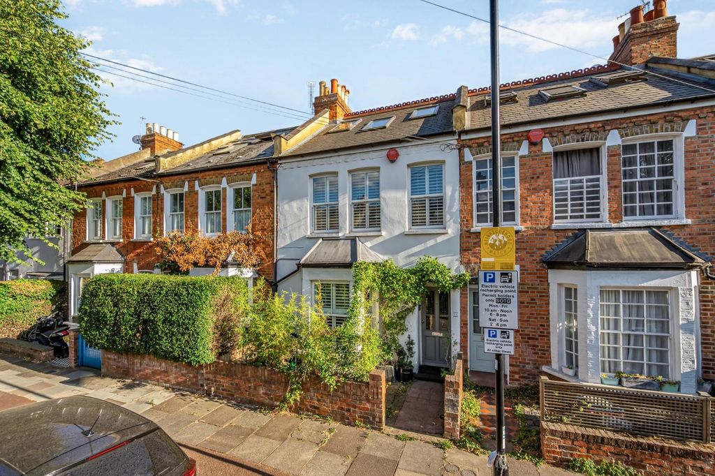 Property photo 2 of 20 11 Waldeck Road-2.Jpg