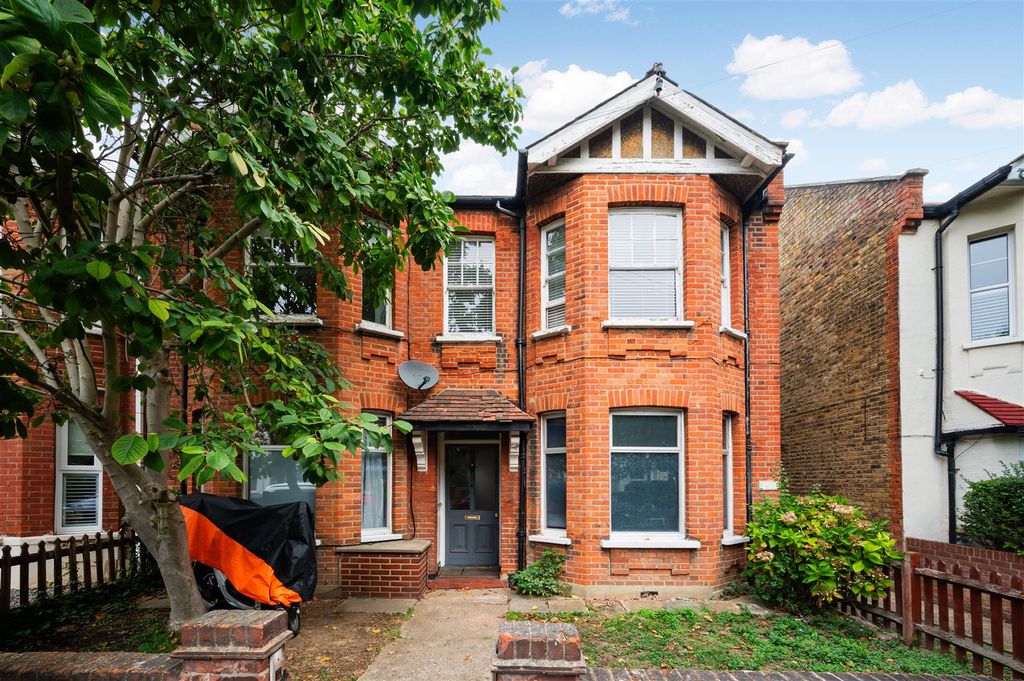 Property photo 3 of 12 Cromwell Road (3).Jpg