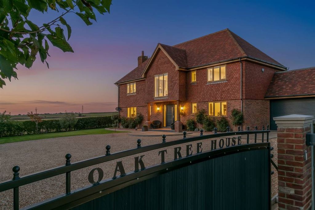 Property photo 1 of 42