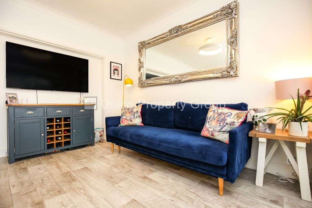 Property photo 3 of 28