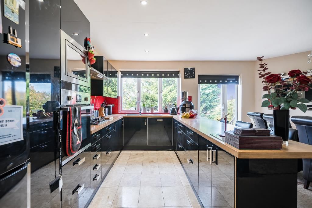 Property photo 2 of 21 Kitchen