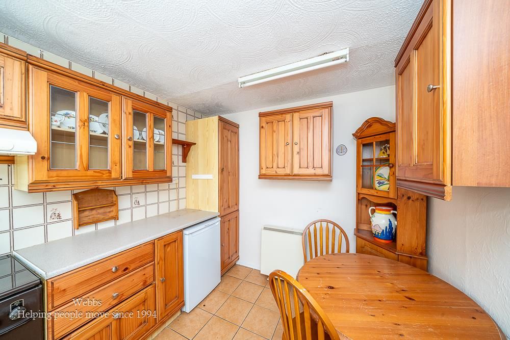 Property photo 2 of 20 Kitchen