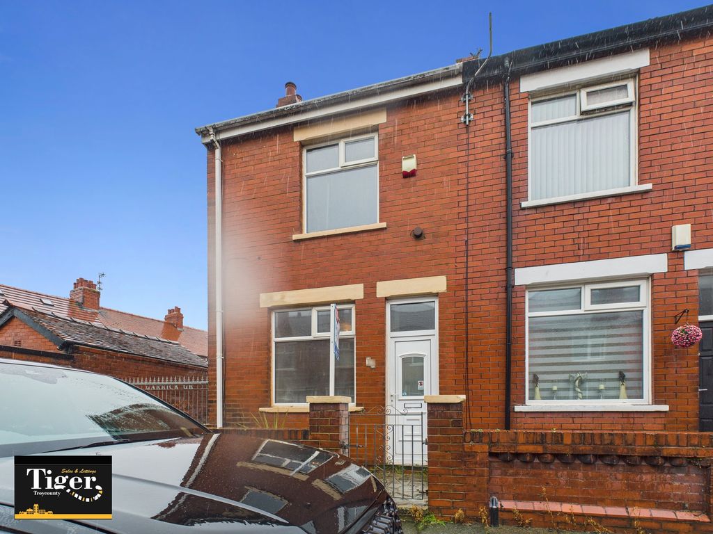 Property photo 1 of 10 Cam02176G0-Pr0711-Still010