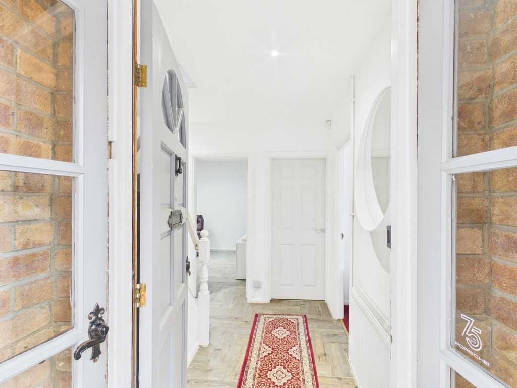 Property photo 3 of 20 Entrance