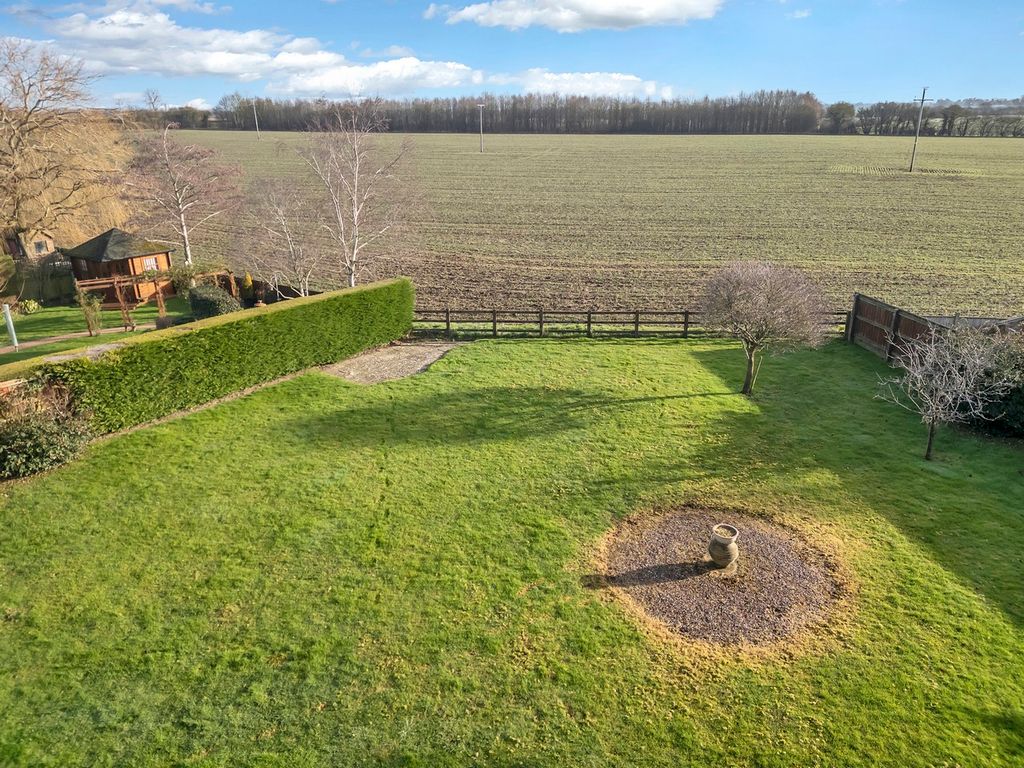 Property photo 3 of 27