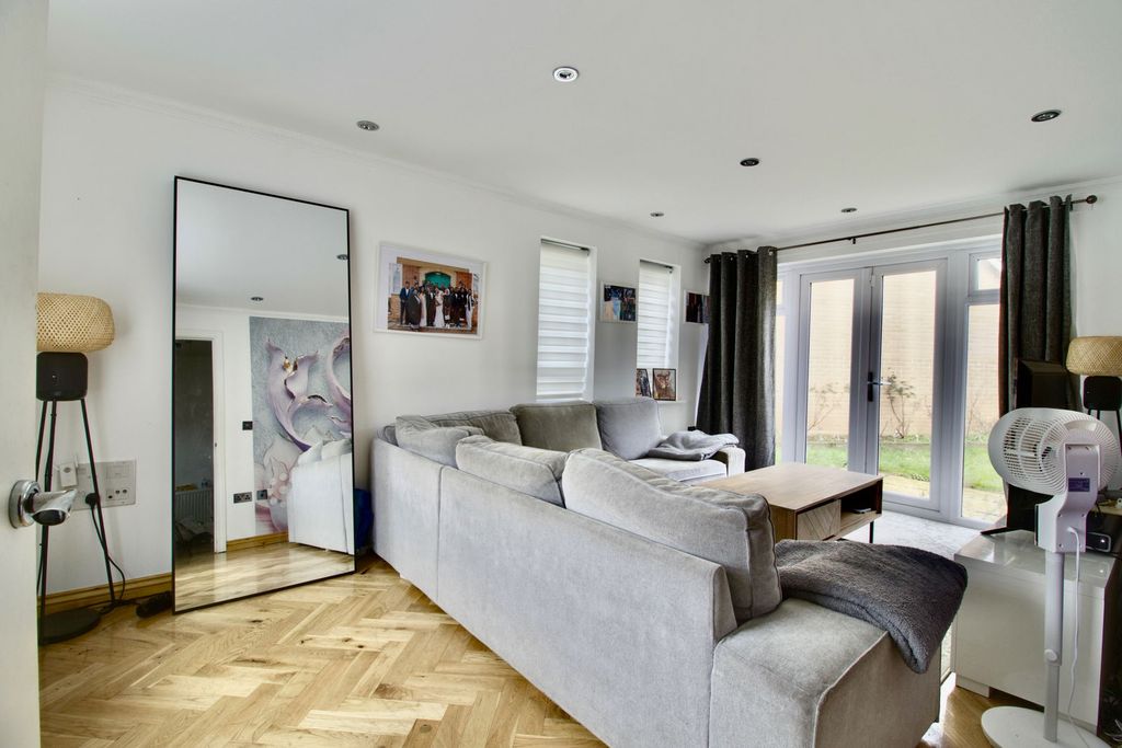 Property photo 3 of 21