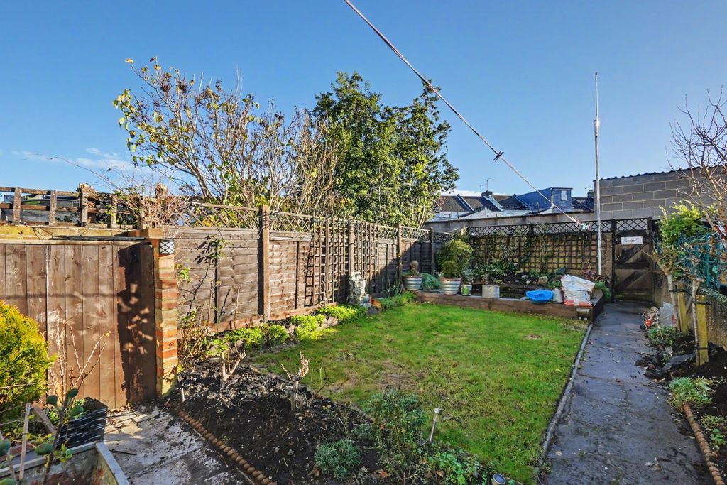 Property photo 2 of 12 4706796