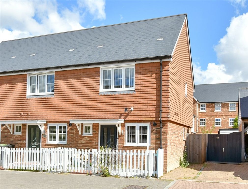 Property photo 1 of 7 Front