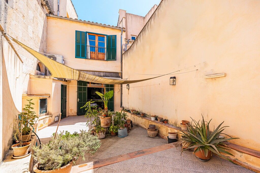 Property photo 1 of 18 Pol20765_1_2_Exterior-1