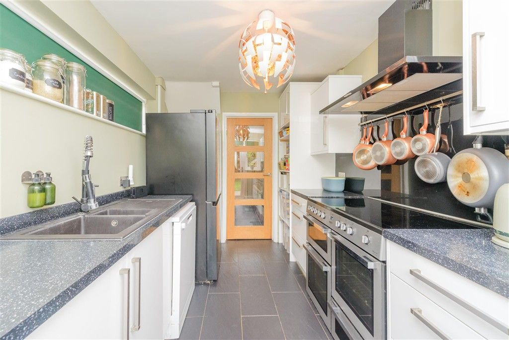 Property photo 2 of 12 Kitchen