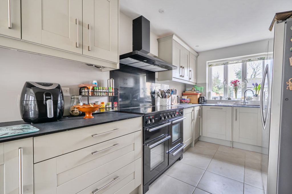 Property photo 3 of 10 1404034-4-697B31Eddb318